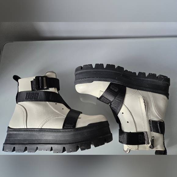 UGG sid white and black waterproof leather combat boot. Size 5.5 - Picture 3 of 14